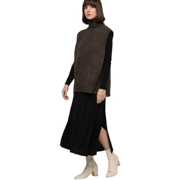 OAK + FORT Sweaters - NWOT Oak + Fort Brown Turtleneck Sweater Vest